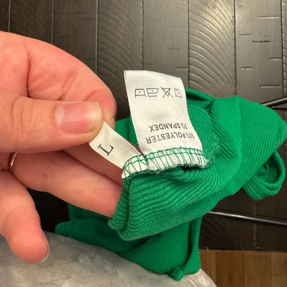 Women’s Cropped Green Ribbed Tank - Picture 3 of 4